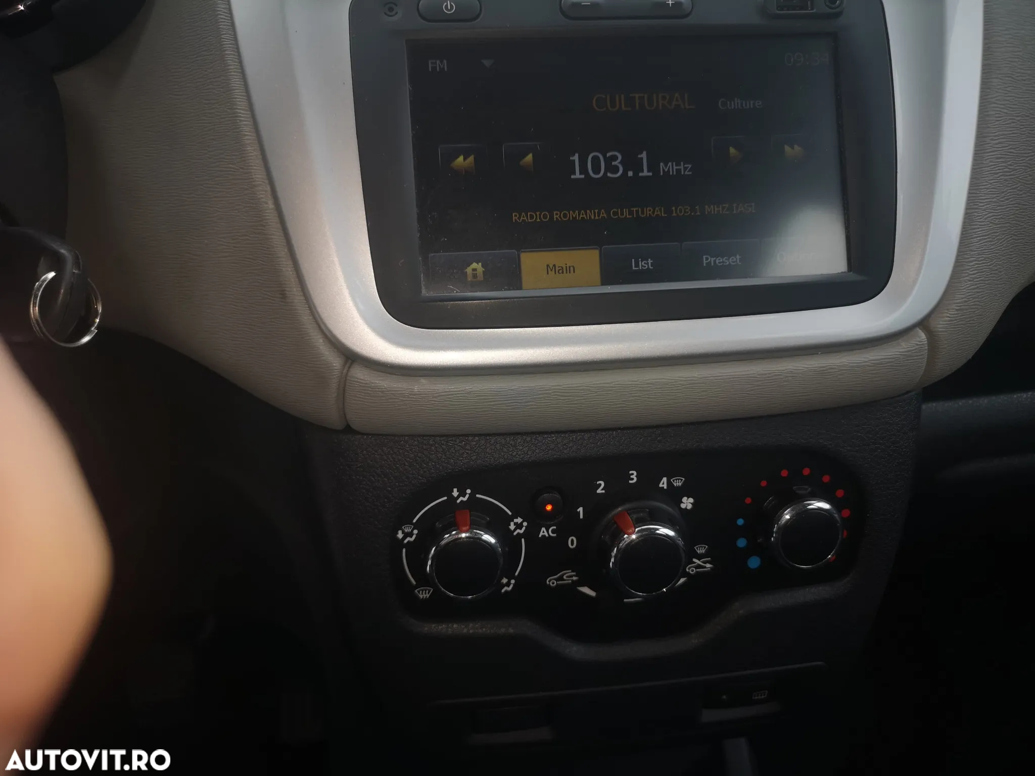 Dacia Dokker 1.5 Laureate - 12