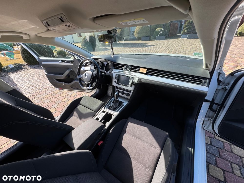 Volkswagen Passat - 10