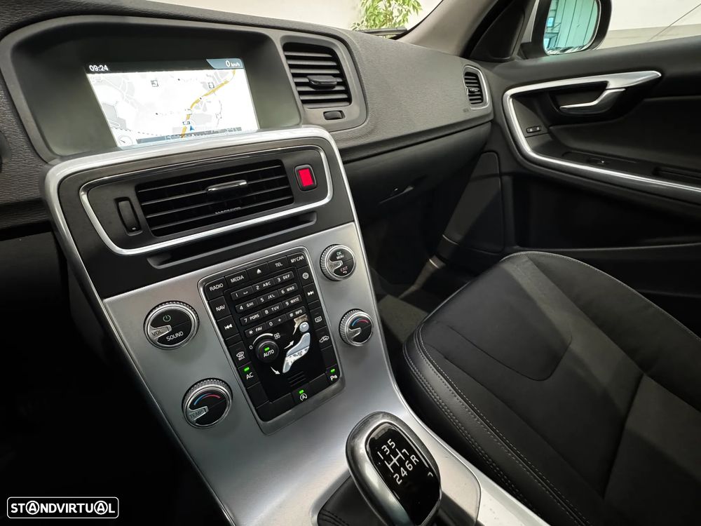 Volvo V60 2.0 D3 Momentum - 20