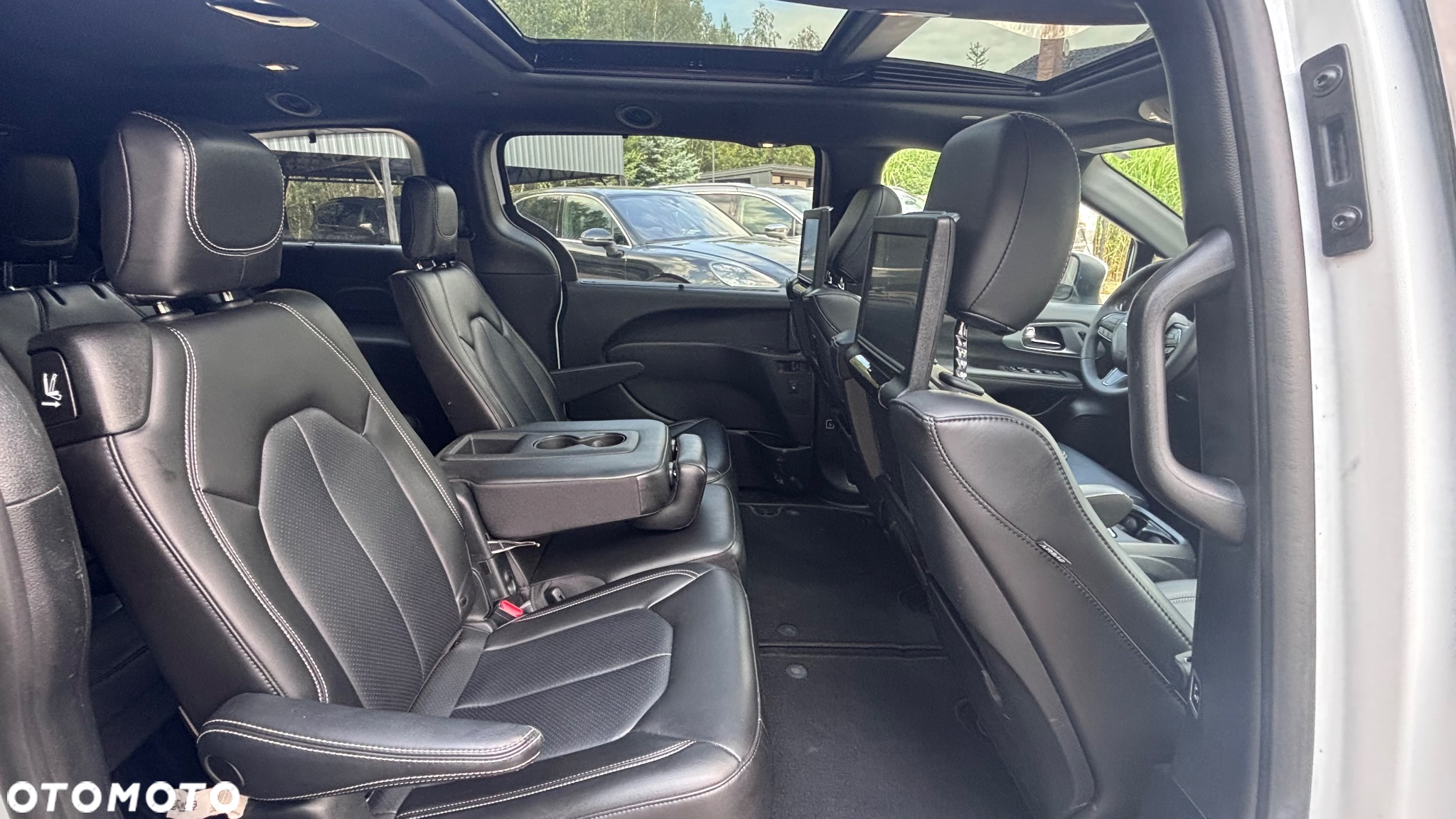 Chrysler Pacifica - 23