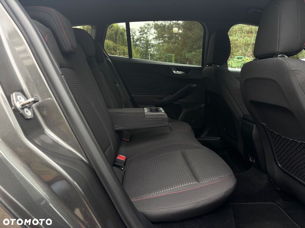 Ford Focus Turnier 1.5 EcoBlue Start-Stopp-System ST-LINE - 21