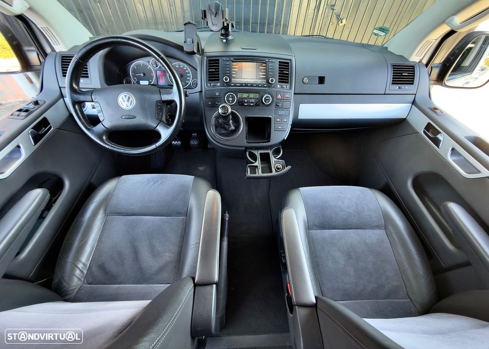 VW Multivan 2.5 TDi Highline - 8
