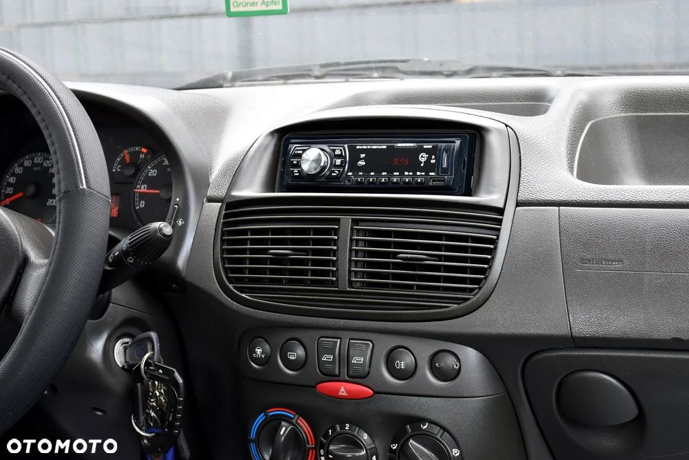 Fiat Punto 1.2 8V Active - 20