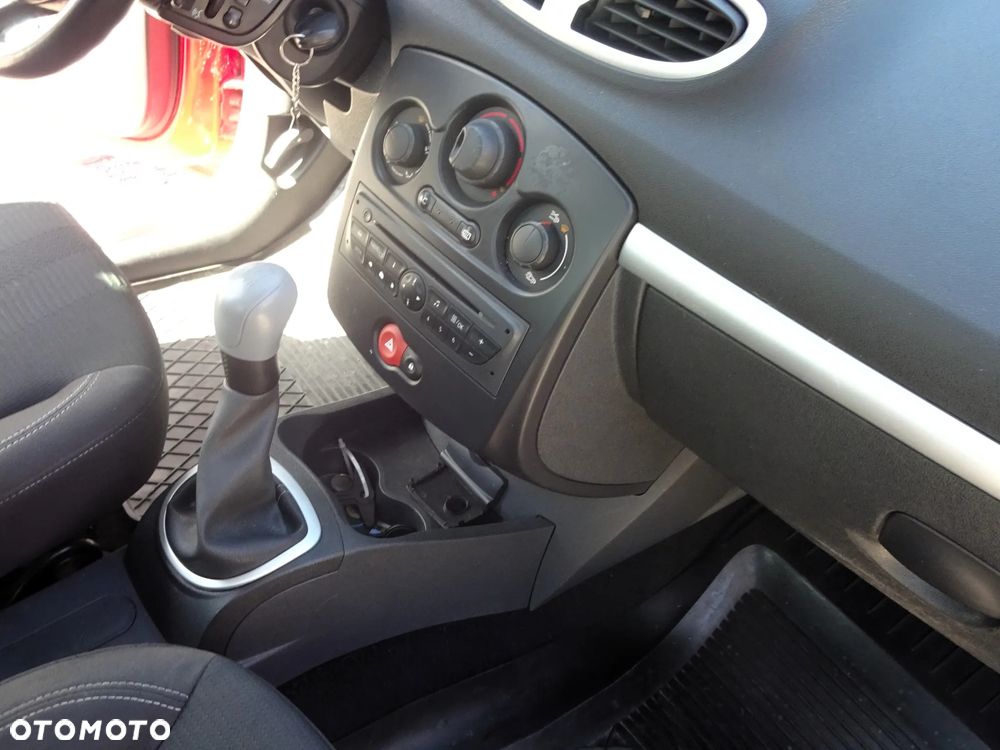 Renault Clio - 18