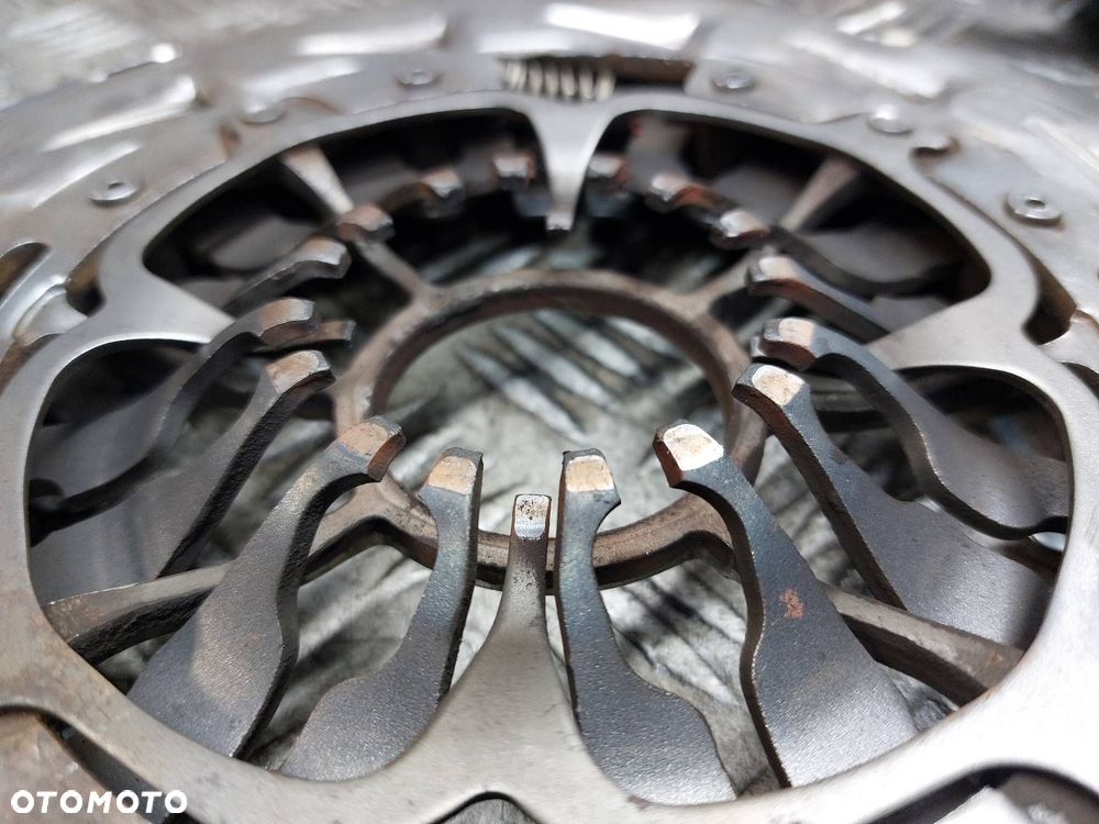 SPRZĘGŁO TARCZA + DOCISK + ŁOŻYSKO NISSAN QASHQAI I J10 2.0 DCI 8200421191 - 2