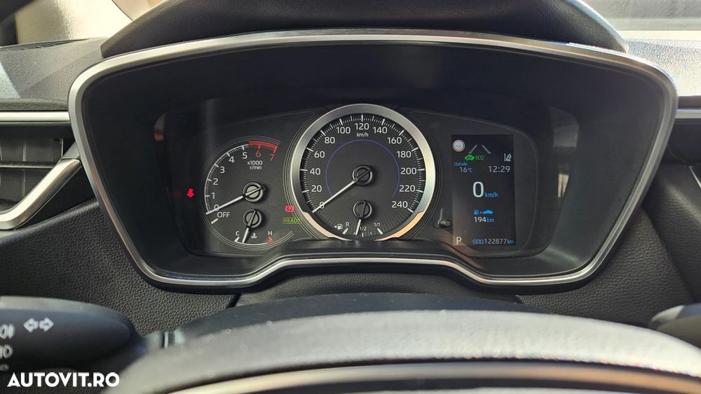 Toyota Corolla 1.8 Hybrid Comfort - 13