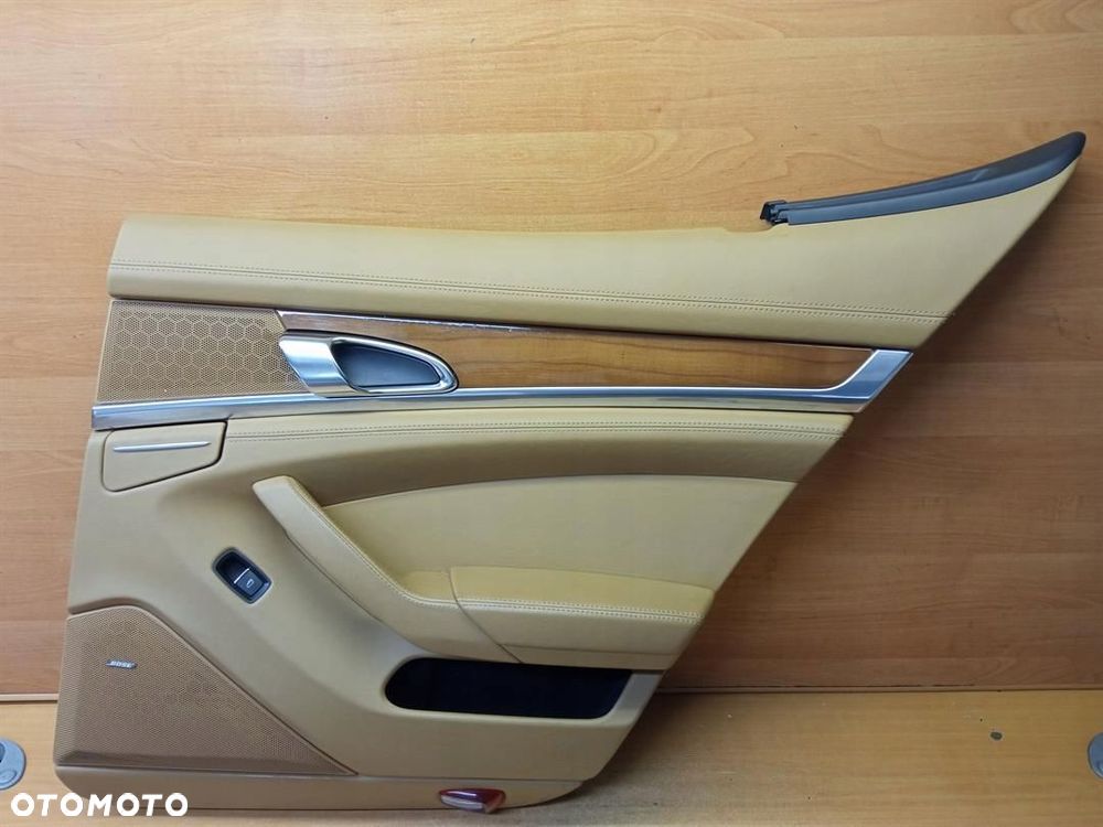 BOCZEK DRZWI PRAWY TYLNY PORSCHE PANAMERA I 970 - 1