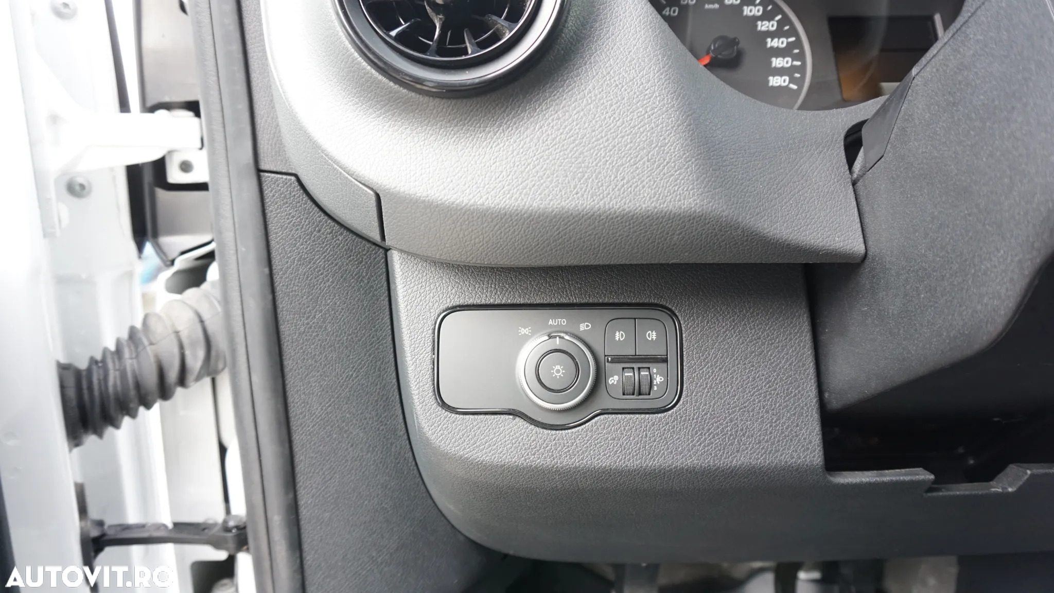 Mercedes-Benz Sprinter - 8