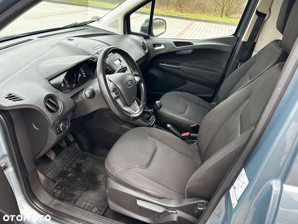 Ford Transit Courier - 13