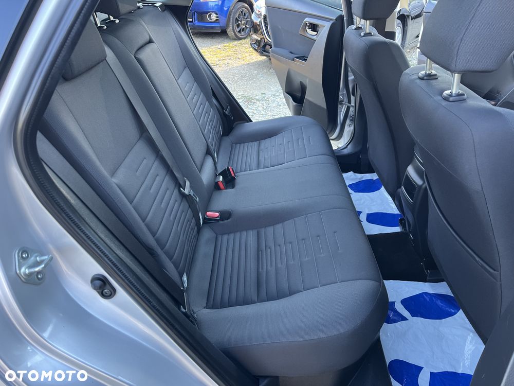 Toyota Auris 1.8 HSD Luna - 12