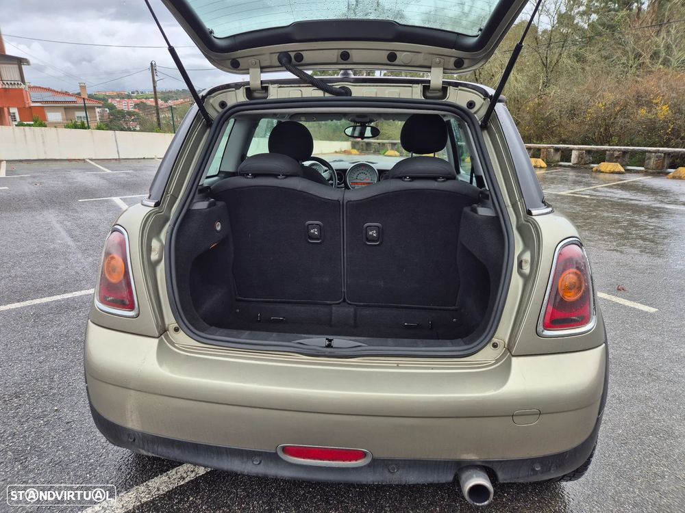 MINI 3 Portas Cooper D - 16