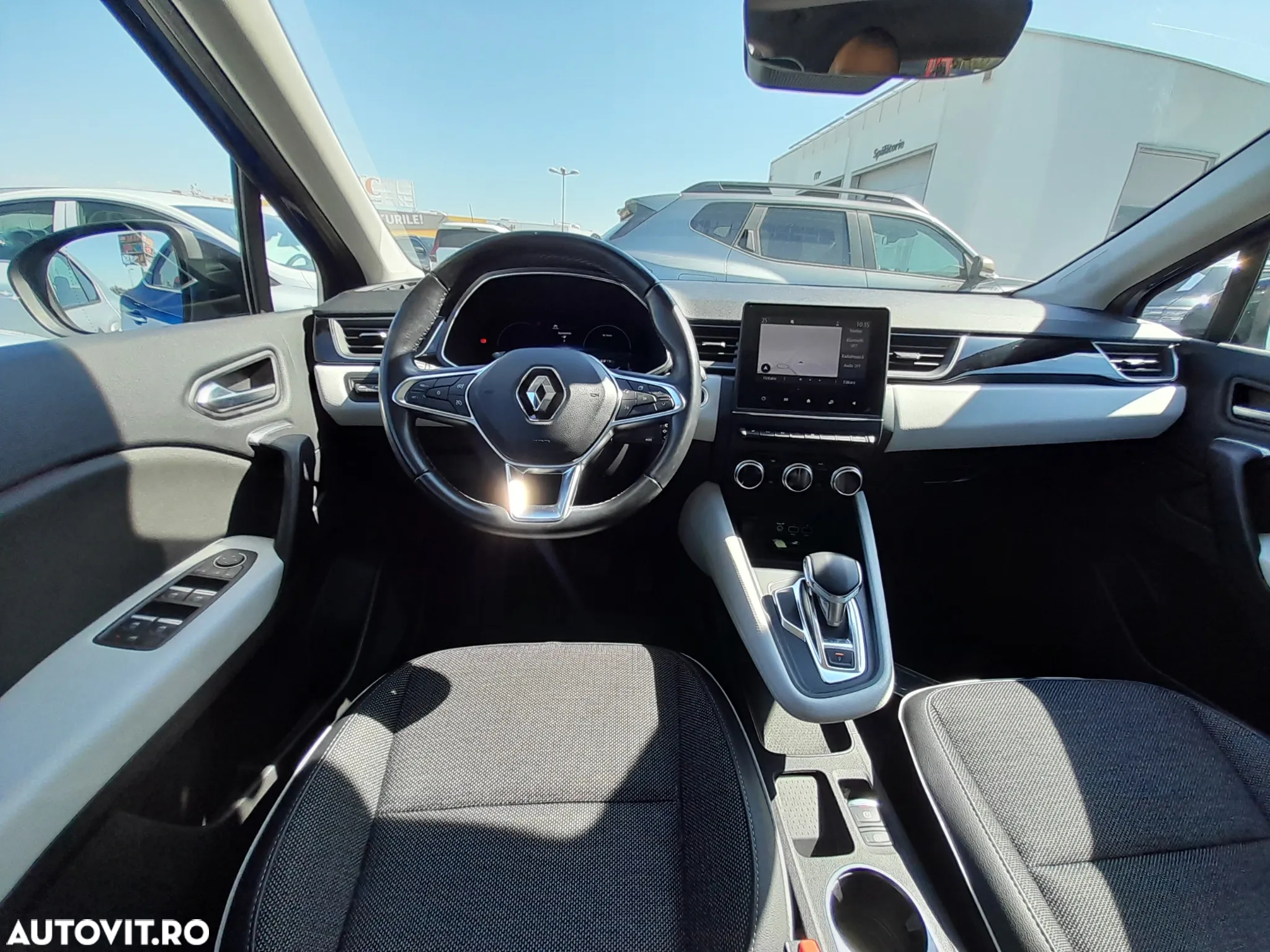 Renault Captur E-Tech Plug-In-Hybrid Intens - 3