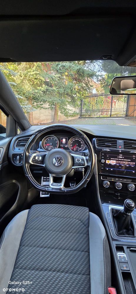 Volkswagen Golf - 10