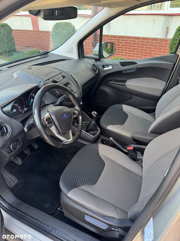 Ford Tourneo Courier 1.0 EcoBoost Titanium - 14