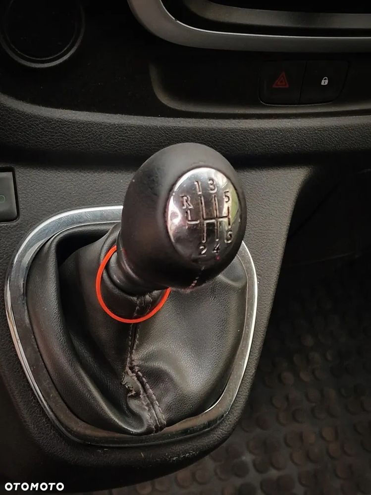 Renault Trafic - 22