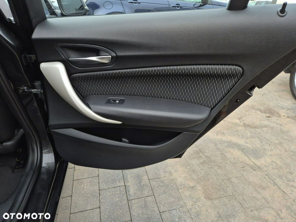 BMW Seria 1 118i Advantage - 19