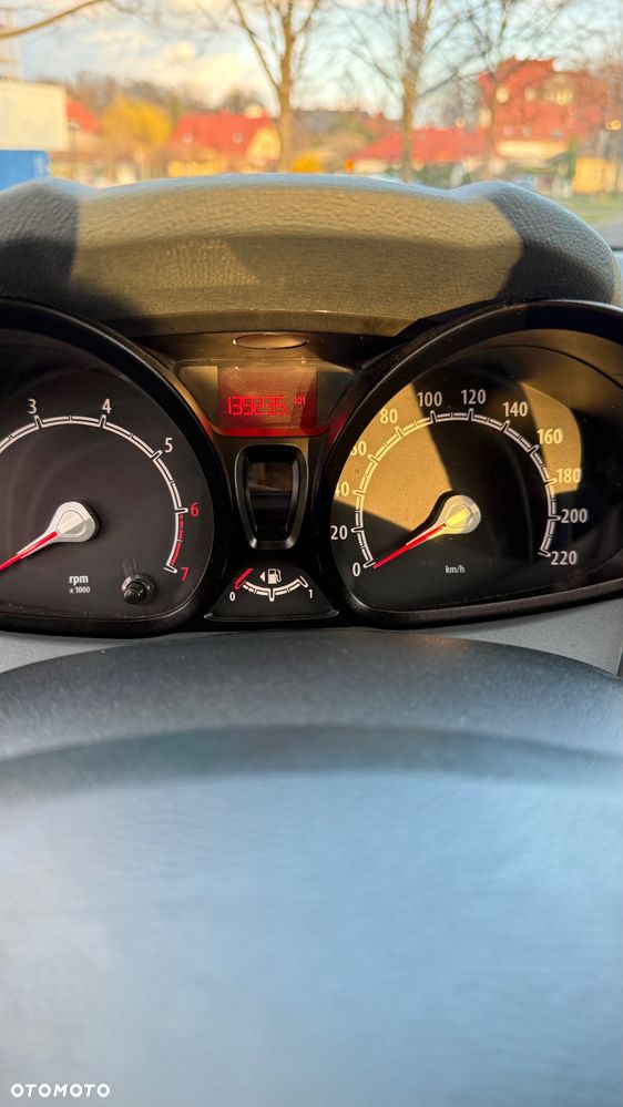 Ford Fiesta 1.6 Ti-VCT Sport - 19