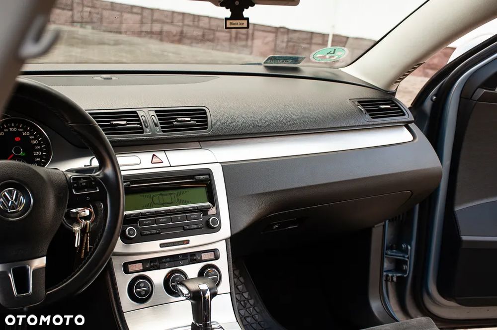 Volkswagen Passat 2.0 TDI DPF Highline DSG - 29