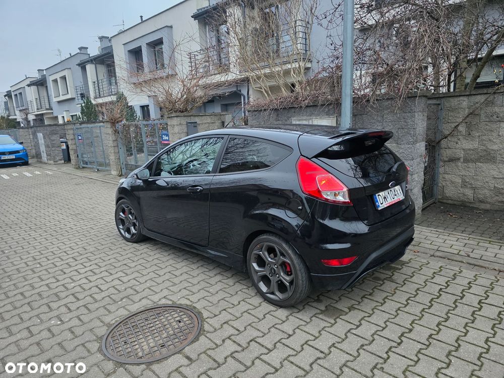 Ford Fiesta 1.6 EcoBoost ST - 4