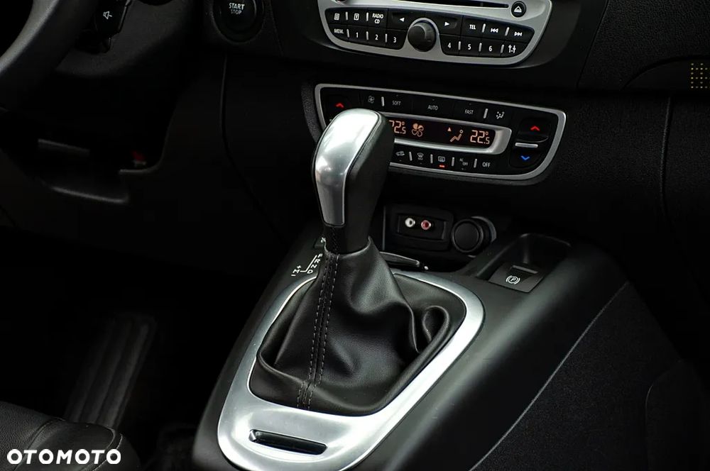 Renault Scenic 2.0 16V Privilege CVT - 27