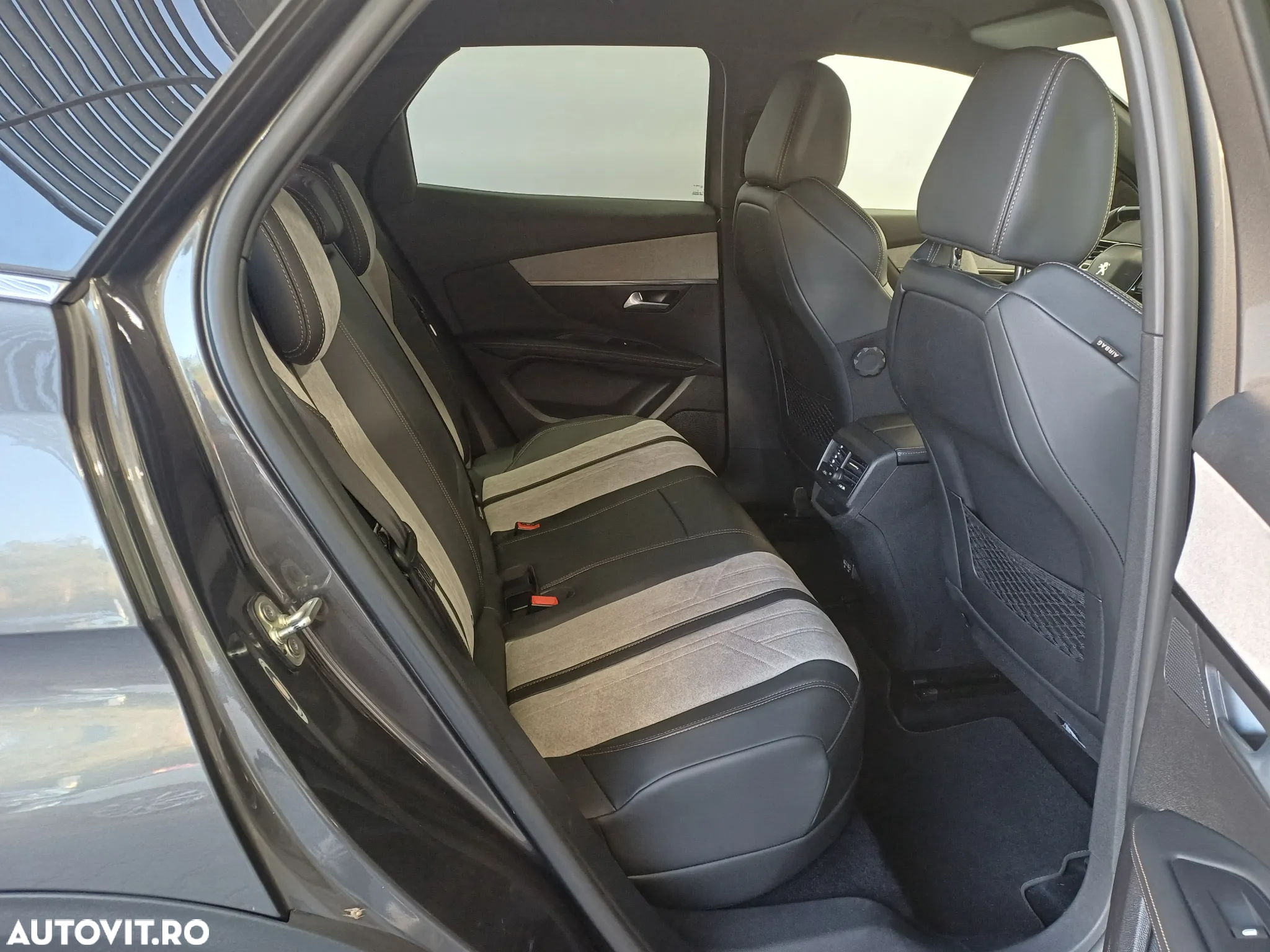 Peugeot 3008 PHEV 180 EAT8 Allure Pack - 32