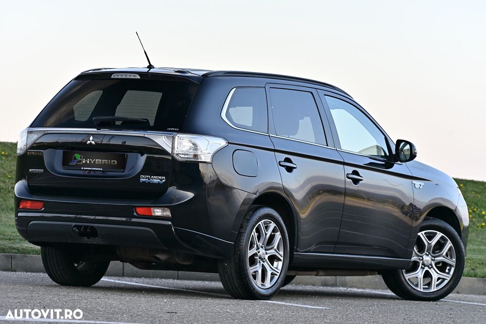 Mitsubishi Outlander 2.0 4WD Top - 2