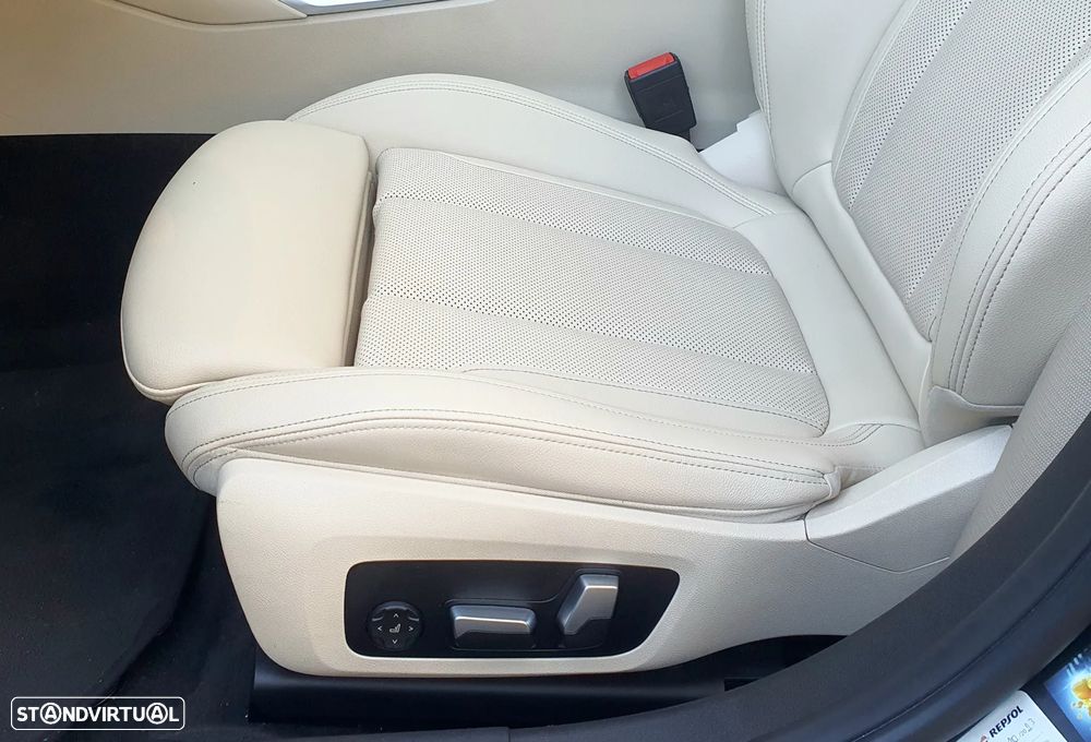 BMW 320 e Touring Line Luxury Auto - 9