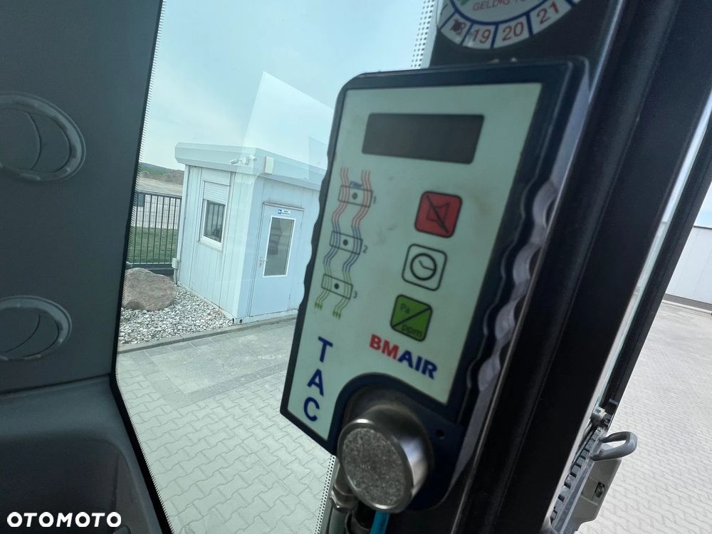 Volvo 2017r. VOLVO EC220EL CAT KOMATSU LIEBCHERR - 6