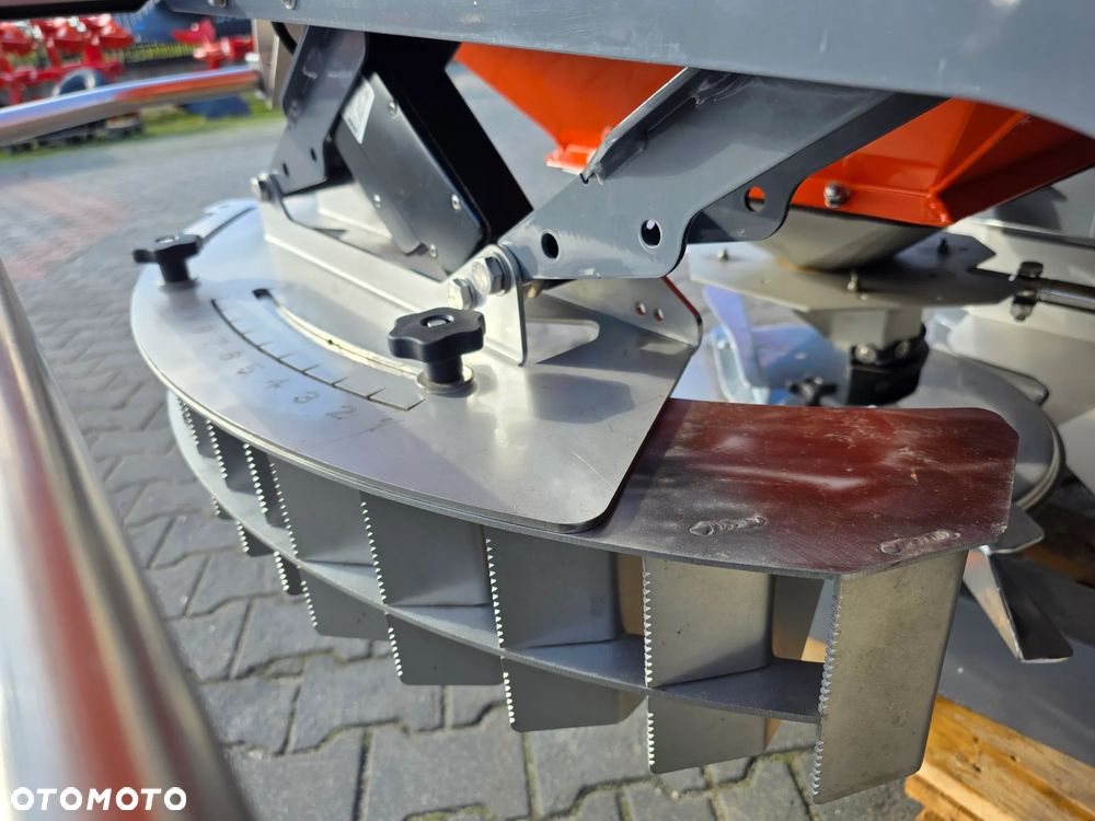 Agrex 3850 FERTI-W ISOBUS PREMIUM - 13