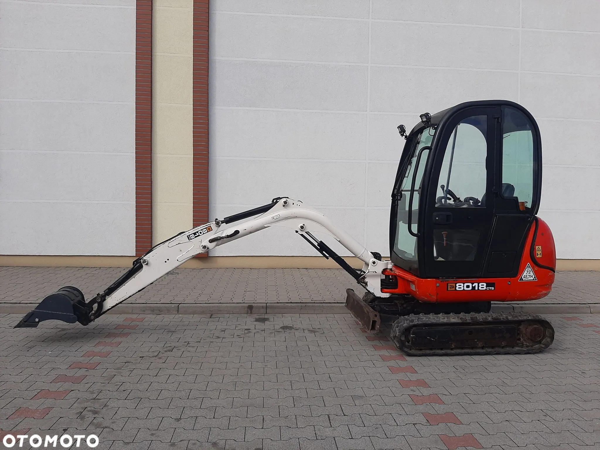 JCB 8018 - 10