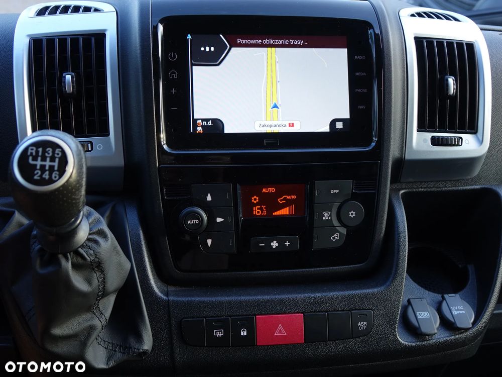 Peugeot Boxer 3-osobowy L4H2 Android Auto Kamera Nawigacja - 15