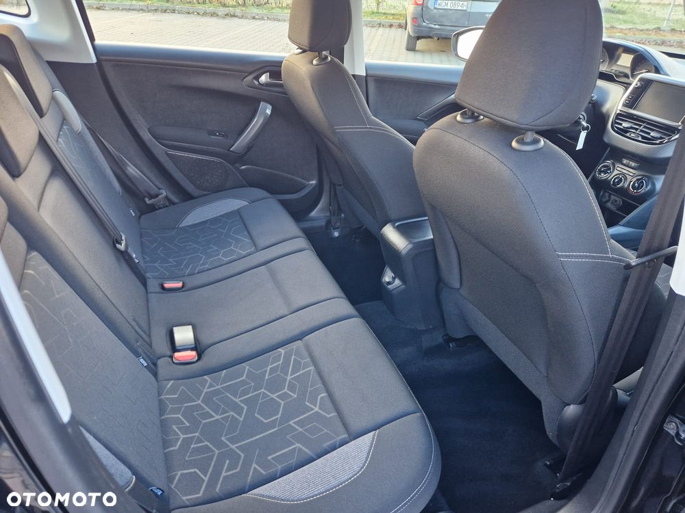 Peugeot 2008 PureTech 82 Style - 12