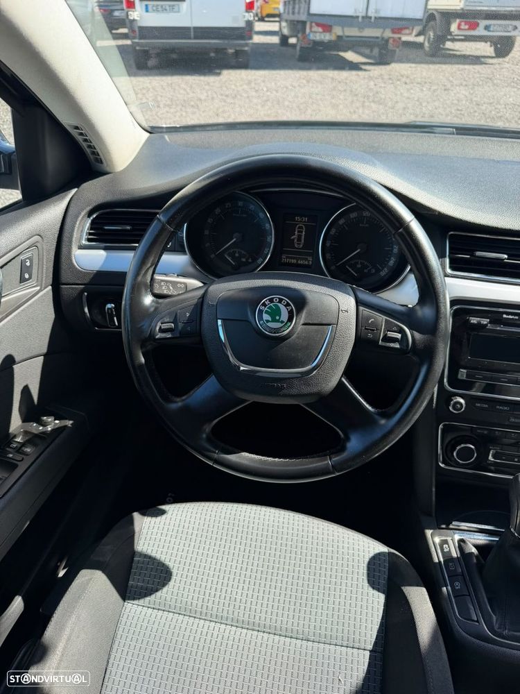 Skoda Superb 1.6 TDI Ambition - 17