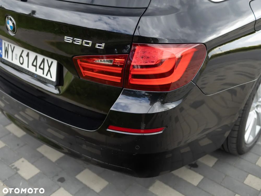 BMW Seria 5 530d xDrive - 12
