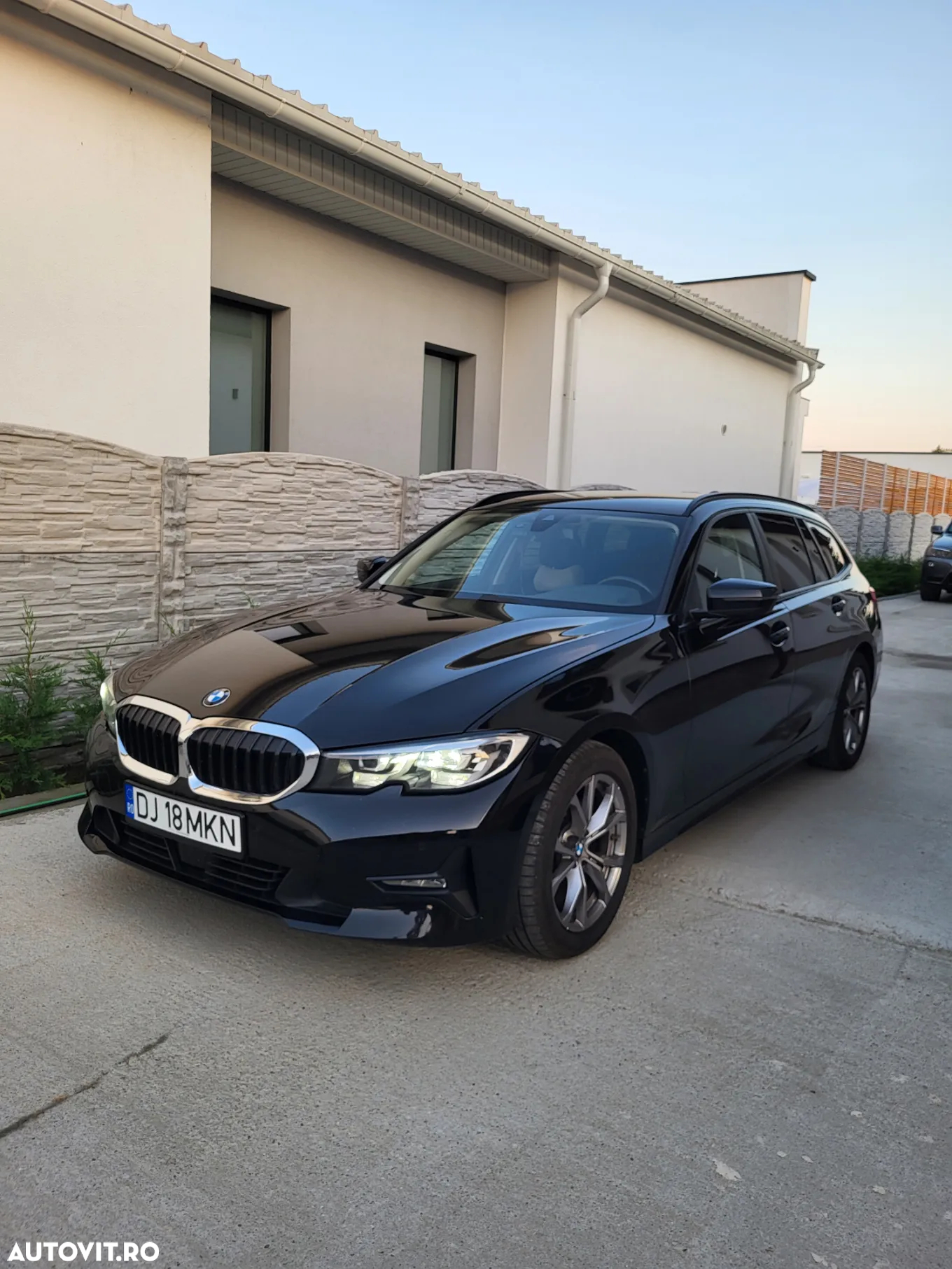 BMW Seria 3 318d Touring Aut. Sport Line - 7