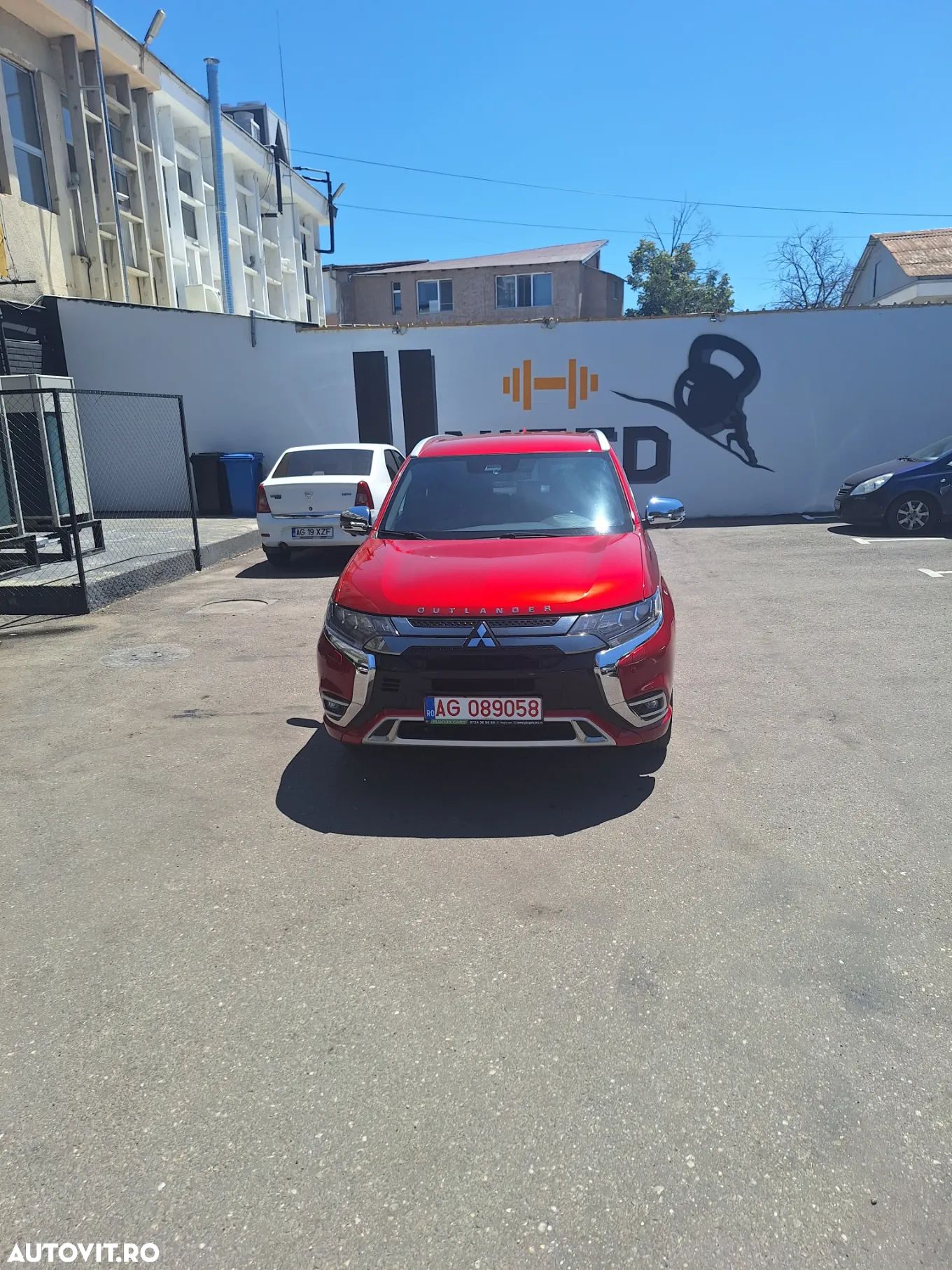 Mitsubishi Outlander 2.4 4WD Plug-In Hybrid Top - 1