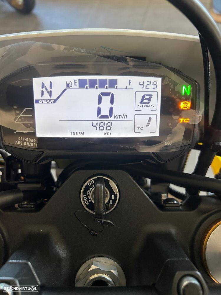 Suzuki DR DR-Z4S - 11