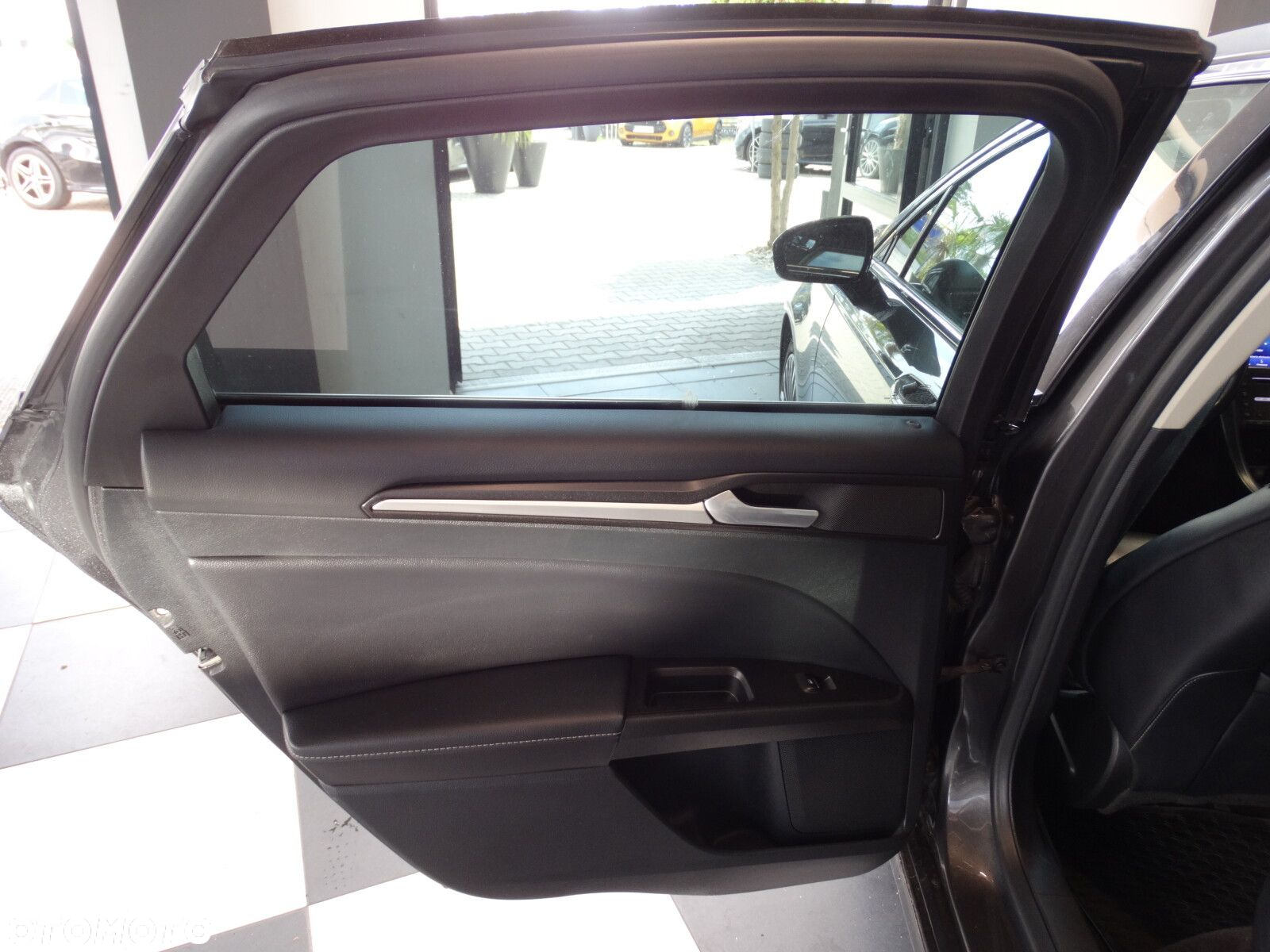 Ford Fusion - 40