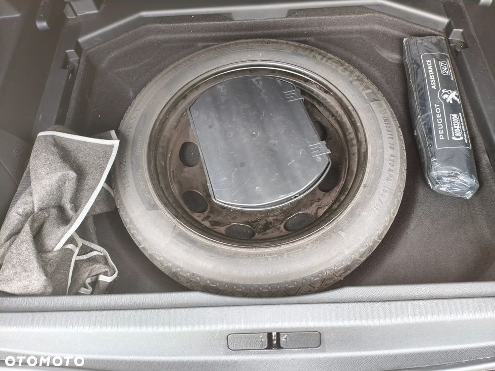 Peugeot 3008 BlueHDi 130 Stop & Start EAT8 Allure - 23