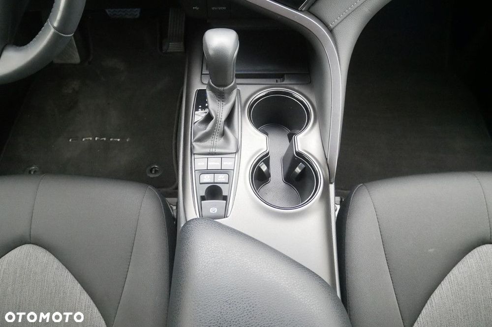 Toyota Camry 2.5 Hybrid Comfort CVT - 11