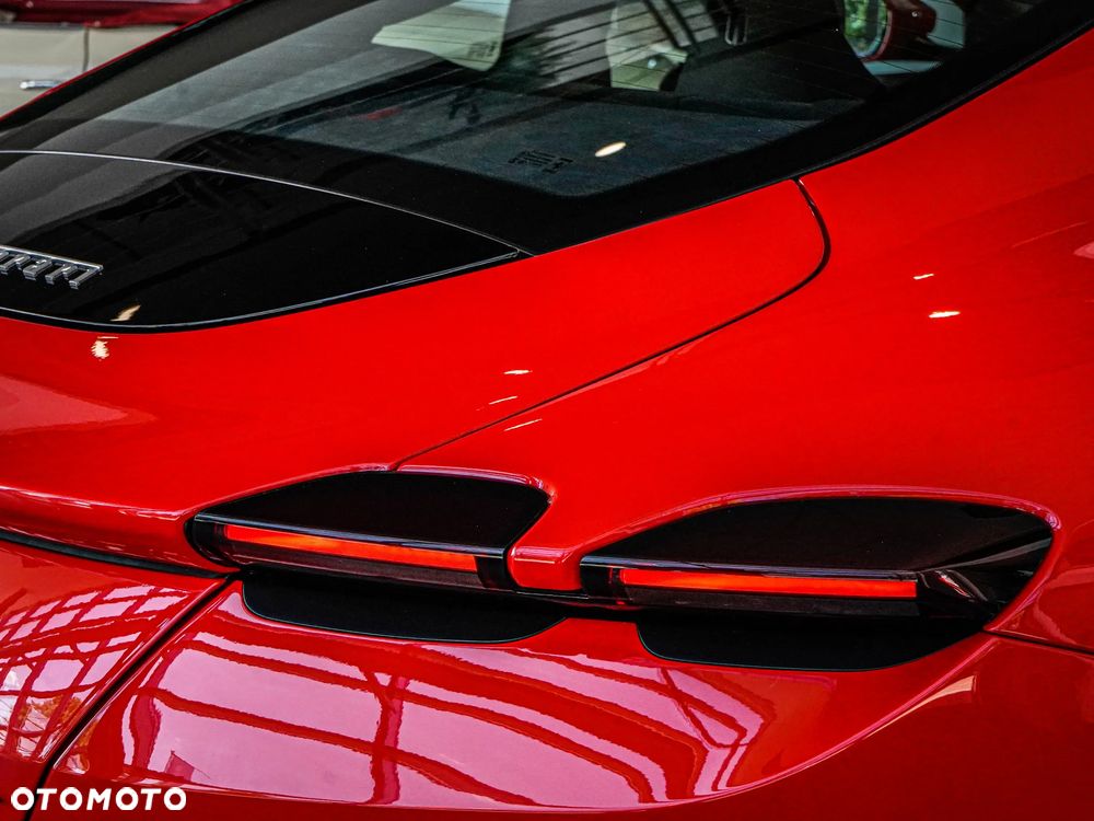 Ferrari Roma - 6