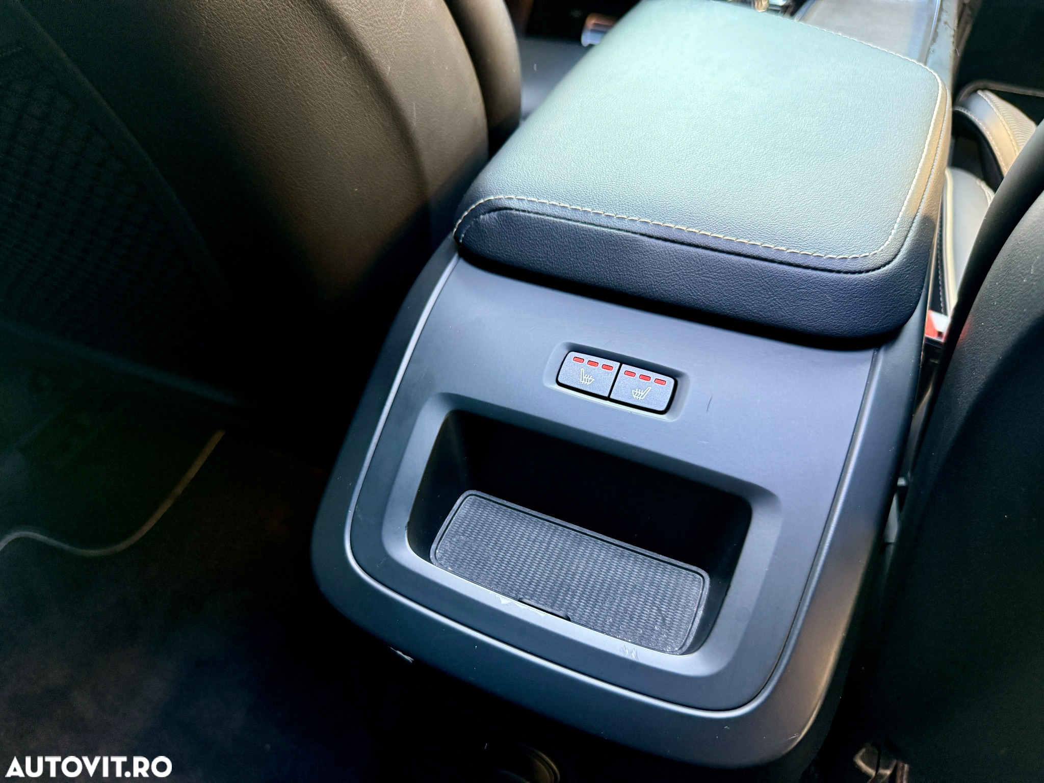 Volvo XC 60 Recharge T8 Twin Engine eAWD R-Design - 17