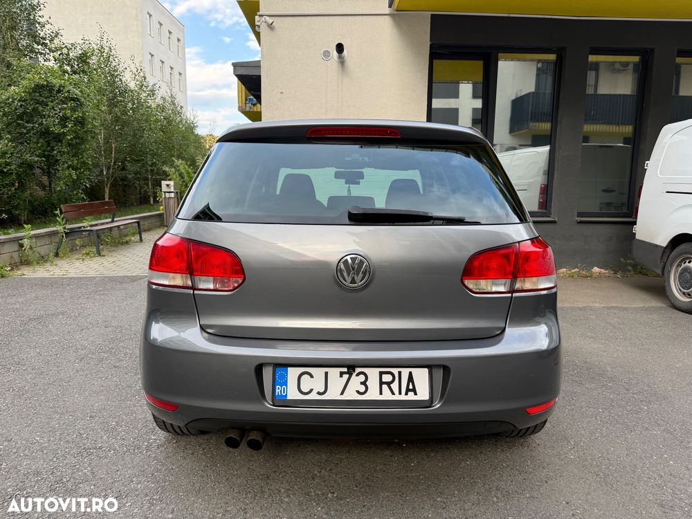 Volkswagen Golf - 6