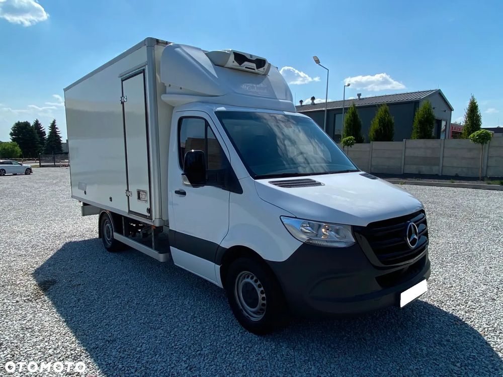 Mercedes-Benz Sprinter - 2