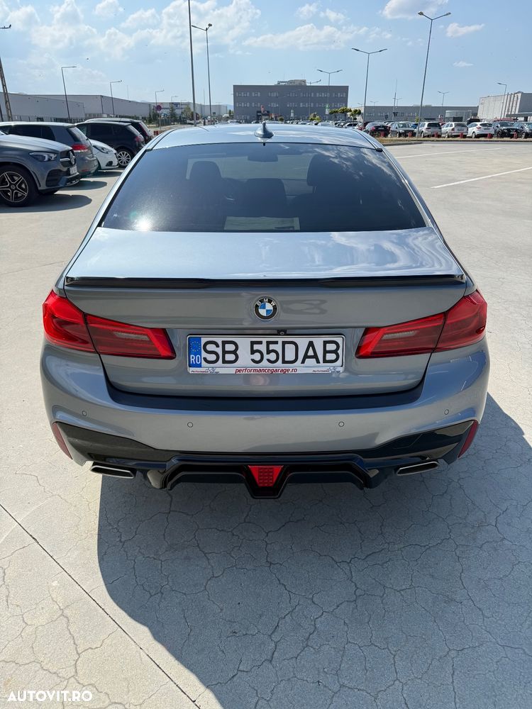 BMW Seria 5 530d xDrive AT - 32