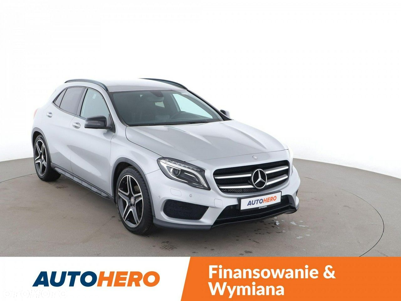 Mercedes-Benz GLA - 10
