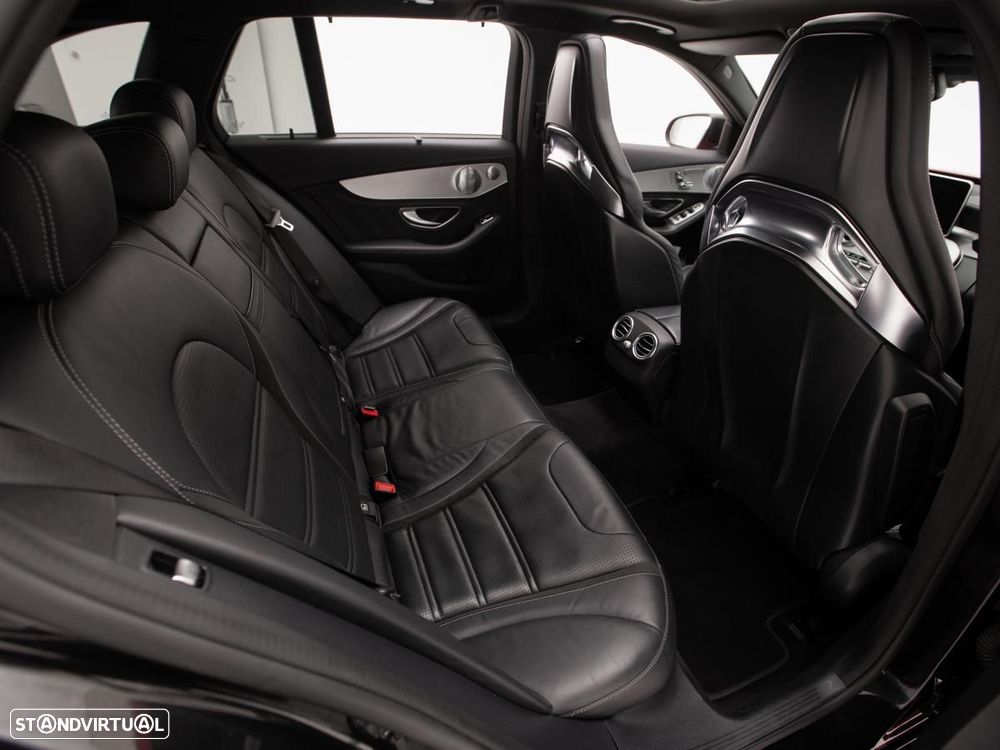 Mercedes-Benz C 63 AMG S - 12