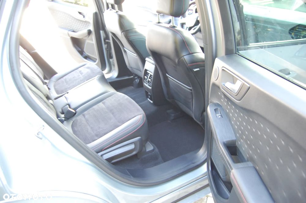 Ford Kuga 2.0 EcoBlue 4x4 ST-LINE X - 31