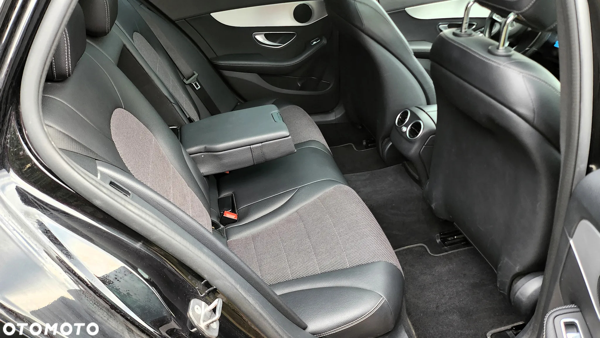 Mercedes-Benz Klasa C 180 T 7G-TRONIC - 10