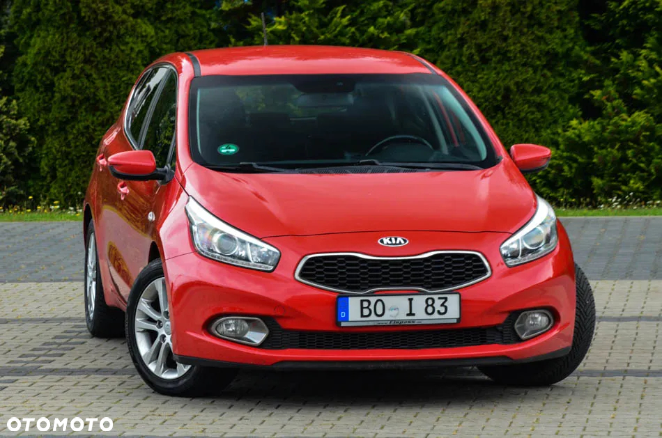 Kia Ceed 1.6 CRDi 128 Fifa World Cup Edition - 8